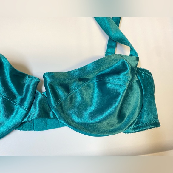 Vintage Victoria's Secret Gold Label Second Skin Satin Bra 34C Green Turquoise - Picture 2 of 5